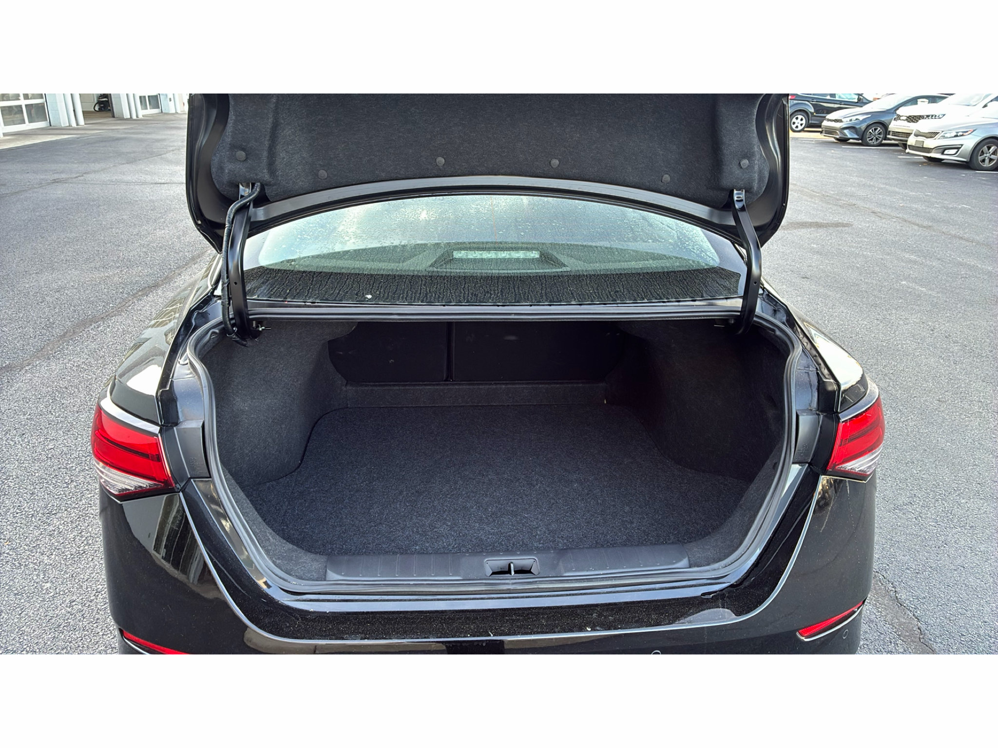 Used 2025 Nissan Sentra SV FWD image 9