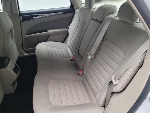 Used 2019 Ford Fusion SE image 18