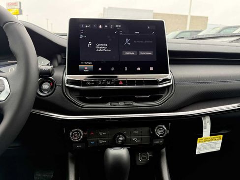 New 2026 Jeep Compass Latitude image 12