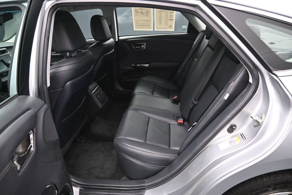 Used 2016 Toyota Avalon XLE FWD image 28