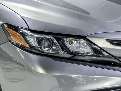 Used 2024 Toyota Camry SE w/ Audio Upgrade Package image 10