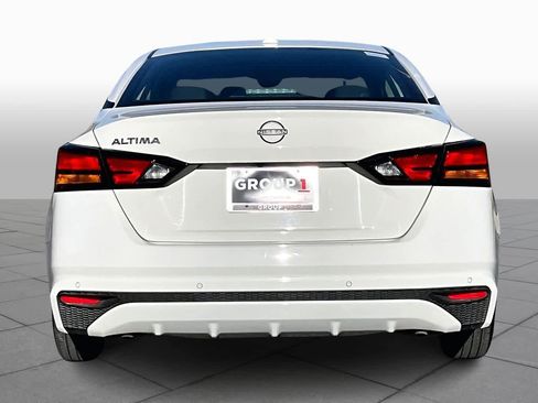 Used 2025 Nissan Altima 2.5 SV image 5
