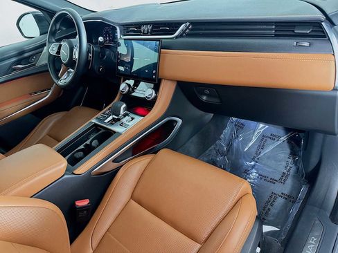 Used 2025 Jaguar F-PACE R-Dynamic S image 29