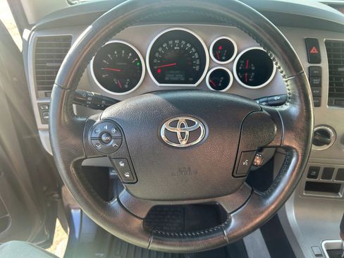 Used 2010 Toyota Tundra Limited image 15
