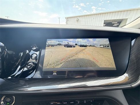 Used 2023 Buick Envision Essence image 45