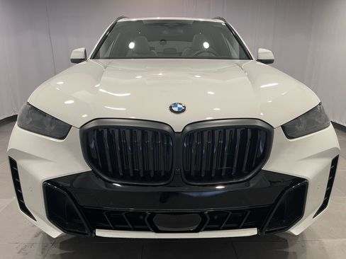 New 2026 BMW X5 xDrive40i w/ M Sport Package image 2