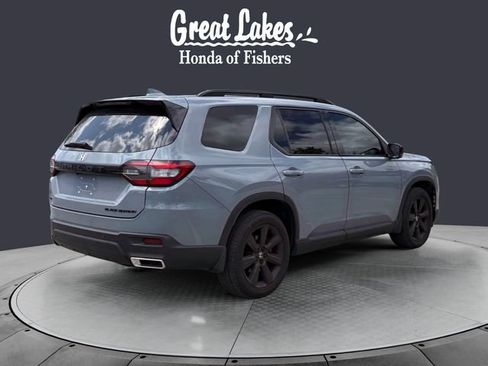 Used 2025 Honda Pilot Black Edition image 5