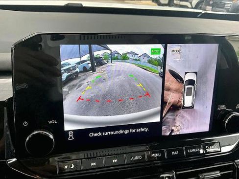 Certified 2025 Nissan Pathfinder SL image 26