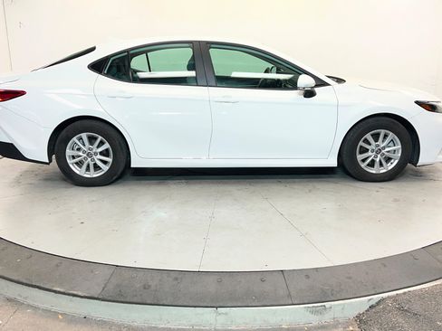 Used 2025 Toyota Camry LE w/ Convenience Package image 6