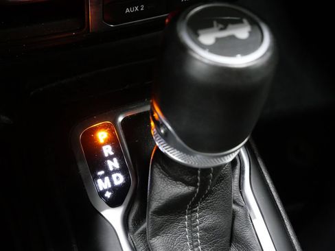 Used 2024 Jeep Wrangler Unlimited Sahara AWD/4WD image 25