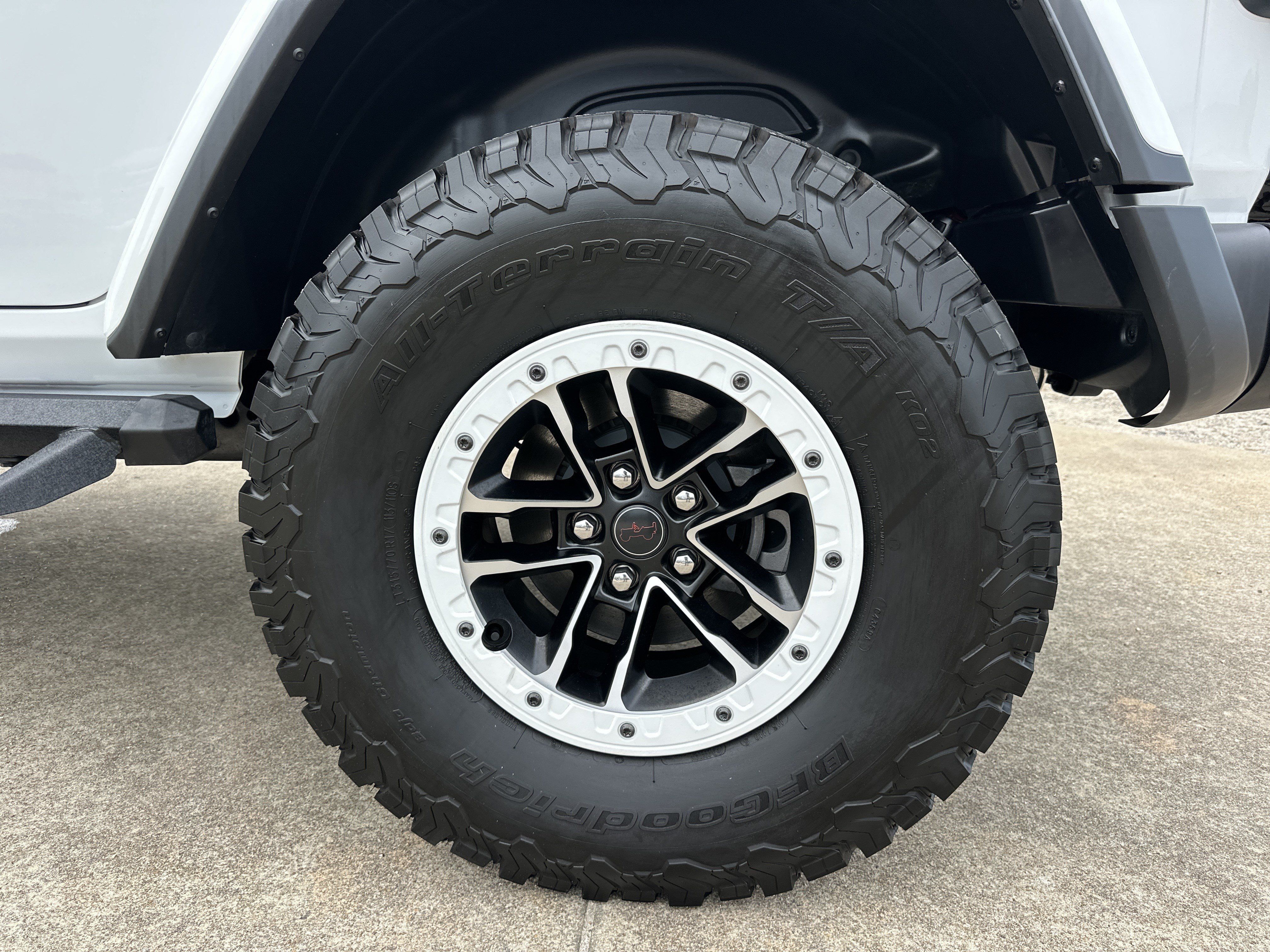 Used 2025 Jeep Wrangler Unlimited Rubicon AWD/4WD image 18