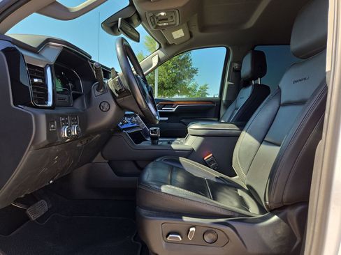 Used 2022 GMC Sierra 1500 Denali AWD/4WD image 16