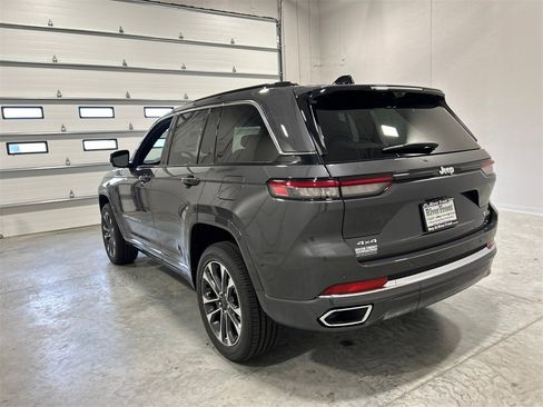 New 2025 Jeep Grand Cherokee Overland w/ Adv Protech Group III image 8