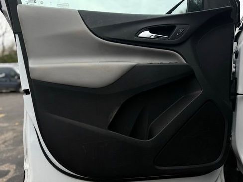 Used 2023 Chevrolet Equinox LS image 11