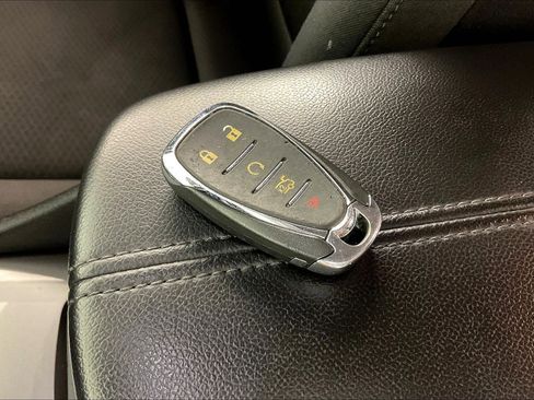 Used 2018 Chevrolet Malibu LT w/ Driver Confidence Package FWD image 33
