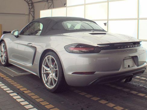 Used 2017 Porsche 718 Boxster S image 9