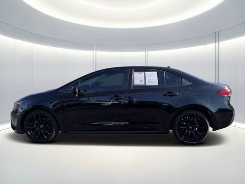 Used 2025 Toyota Corolla LE FWD image 7
