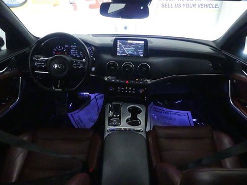 Used 2020 Kia Stinger GT2 AWD/4WD image 9