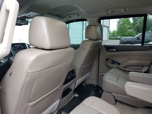 Used 2017 GMC Yukon SLT RWD image 9