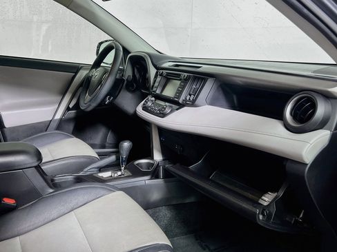 Used 2018 Toyota RAV4 XLE FWD image 35