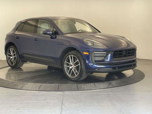 Used 2024 Porsche Macan image 9