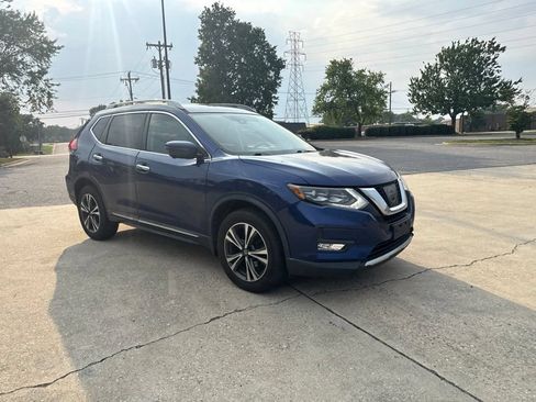 Used 2017 Nissan Rogue SL w/ SL Premium Package AWD/4WD image 4
