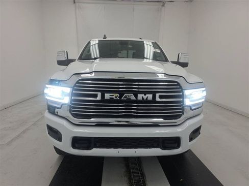 Used 2023 RAM 2500 Laramie AWD/4WD image 2