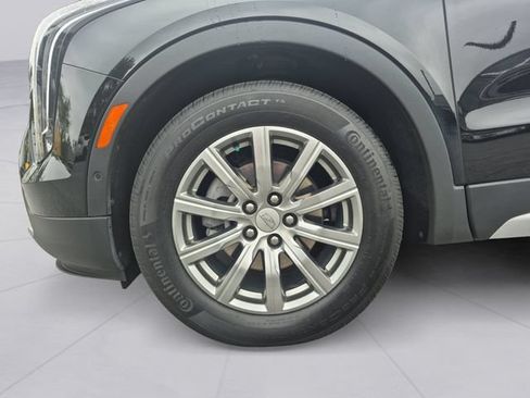 Used 2023 Cadillac XT4 Premium Luxury w/ Technology Package AWD/4WD image 9
