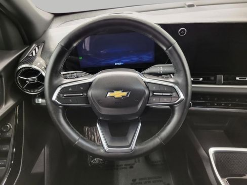 Used 2025 Chevrolet Equinox LT image 6