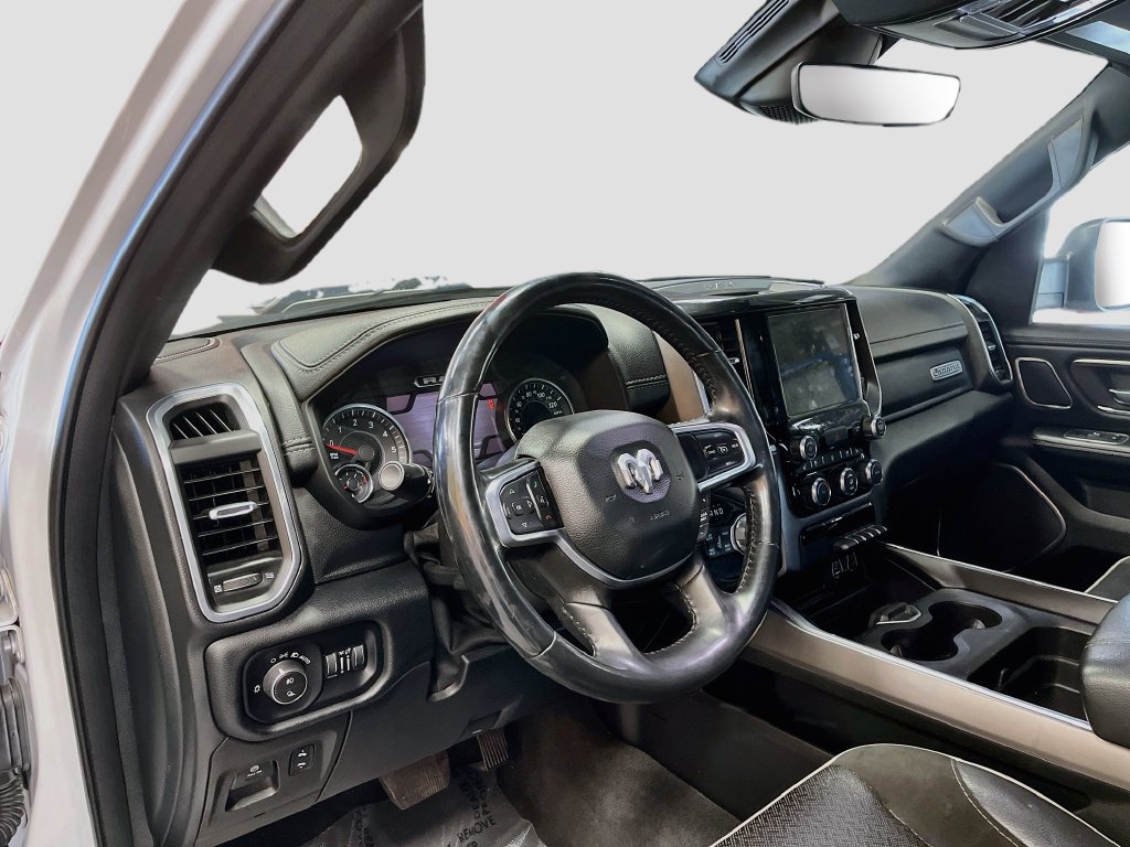 Used 2022 RAM 1500 Laramie AWD/4WD image 9