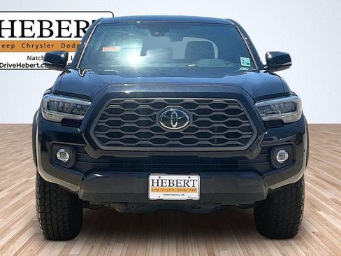 Used 2021 Toyota Tacoma TRD Off-Road AWD/4WD image 3
