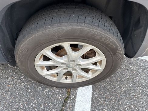 Used 2018 Jeep Cherokee Latitude Plus image 16