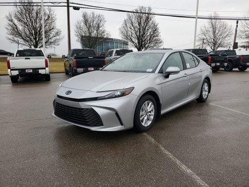 New 2026 Toyota Camry LE image 2