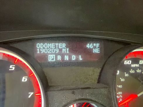 Used 2010 GMC Acadia SLT image 11