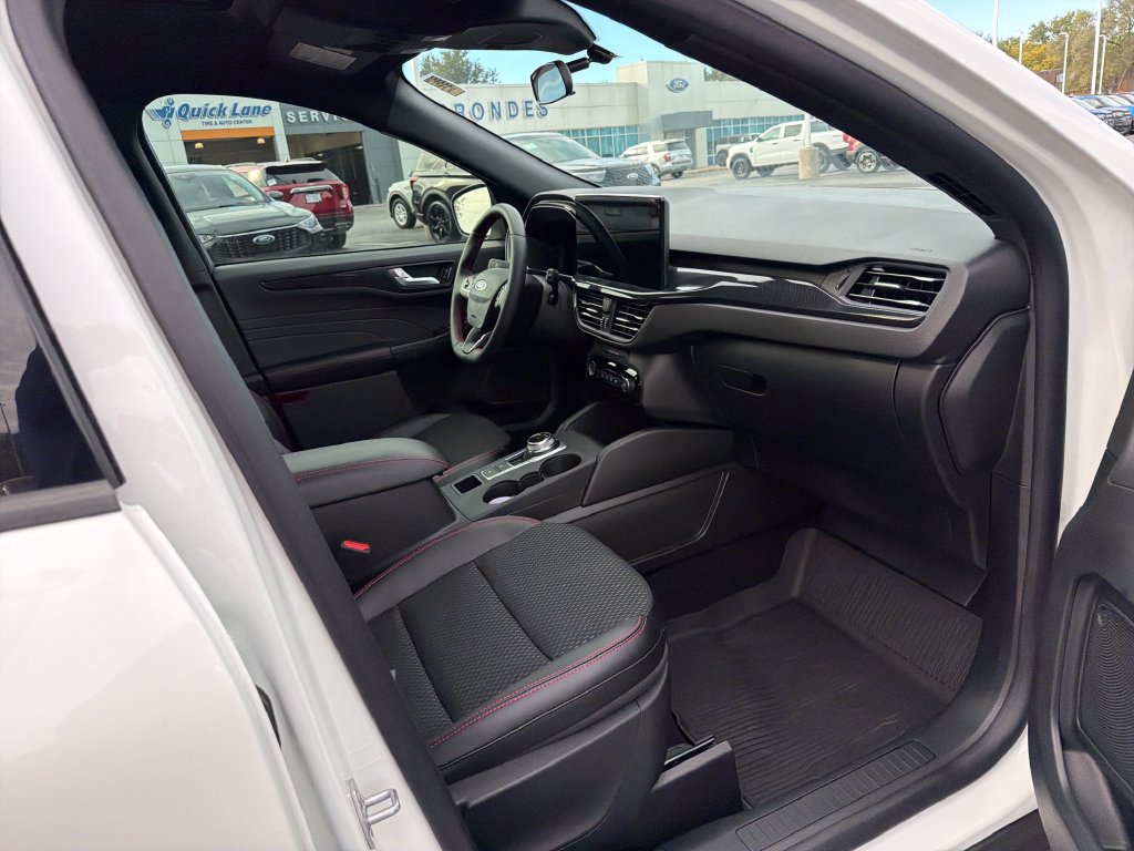 Used 2025 Ford Escape ST-Line w/ Tech Pack #1 FWD image 20