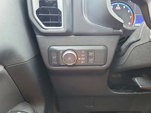 Used 2022 Ford Bronco Sport Outer Banks w/ Tech Package AWD/4WD image 19