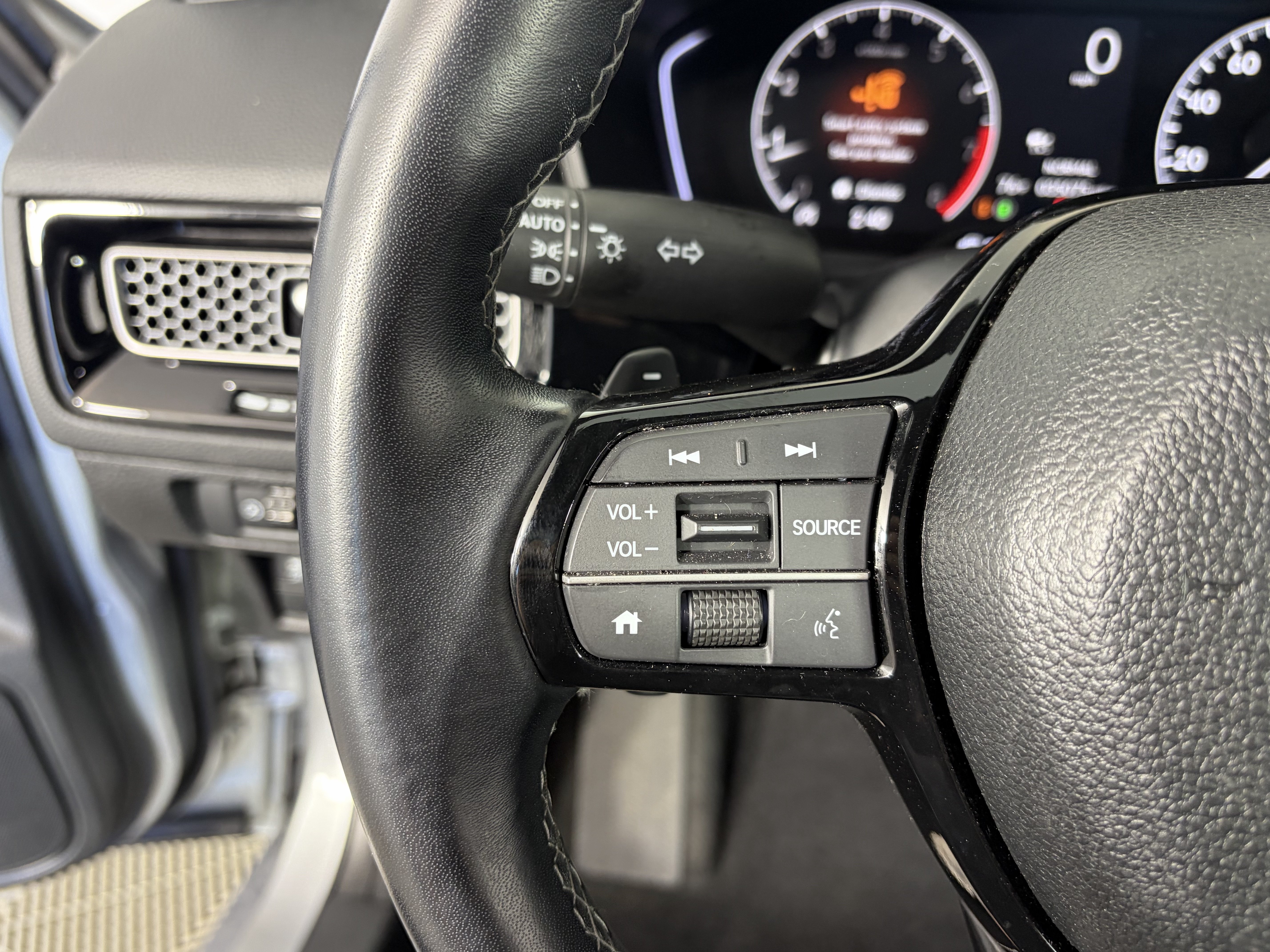 Used 2025 Honda Civic Sport image 27