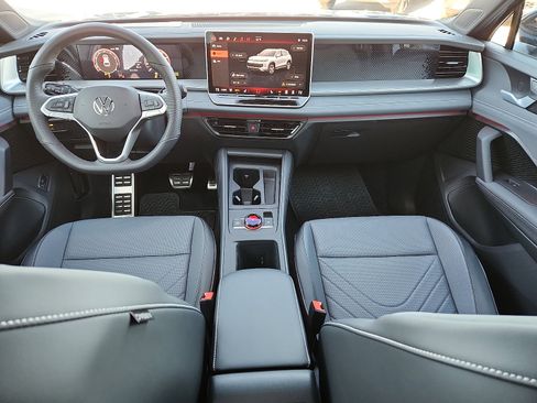 New 2026 Volkswagen Tiguan SE R-Line image 11