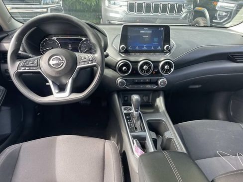 Used 2024 Nissan Sentra SV FWD image 17