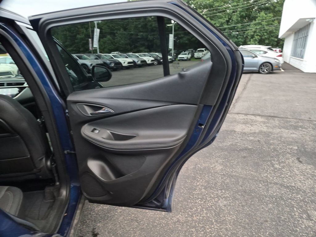 Used 2023 Buick Encore GX Select w/ Safety Package II AWD/4WD image 33