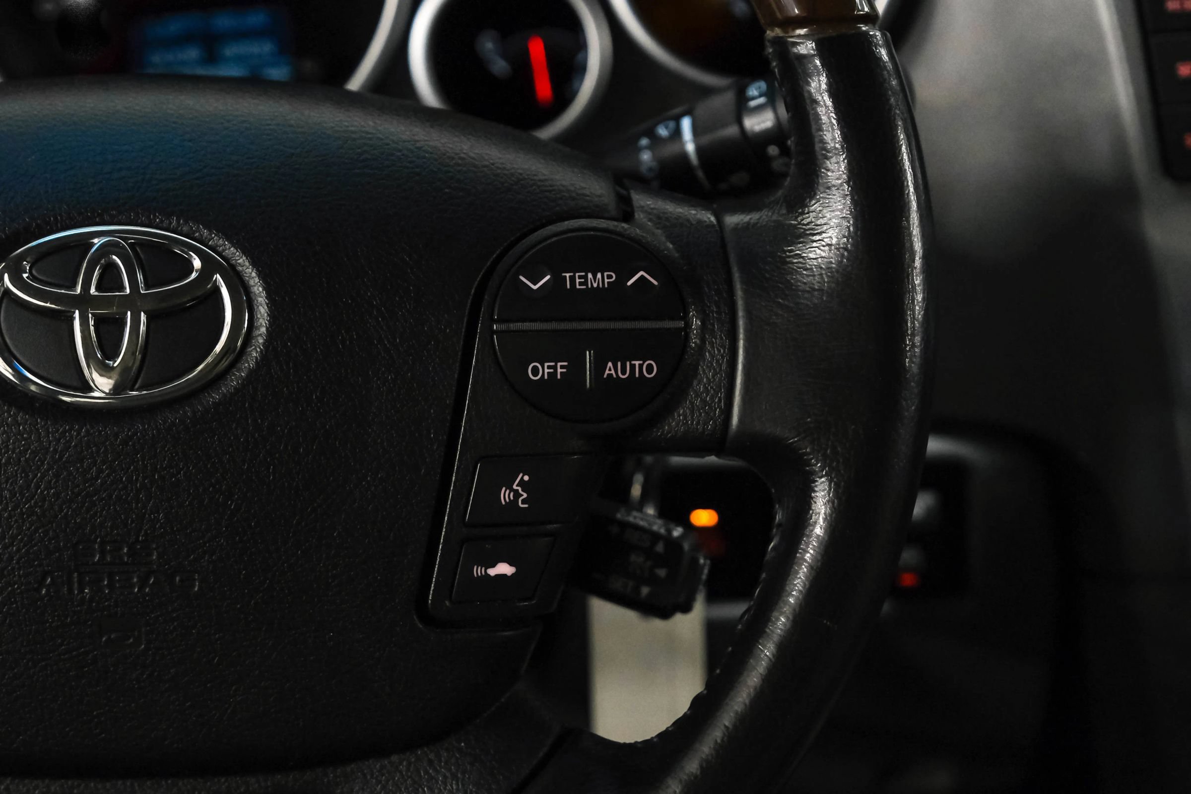 Used 2010 Toyota Sequoia Platinum AWD/4WD image 14