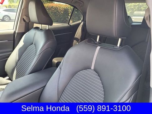 Used 2023 Toyota Camry SE FWD image 11