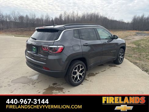 Used 2024 Jeep Compass Limited image 9