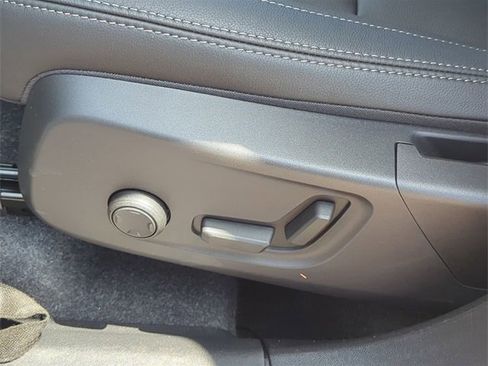 New 2025 Volvo XC40 B5 Core w/ Protection Package Premier image 22