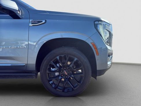 Used 2025 GMC Yukon Denali w/ Denali Reserve Package image 21