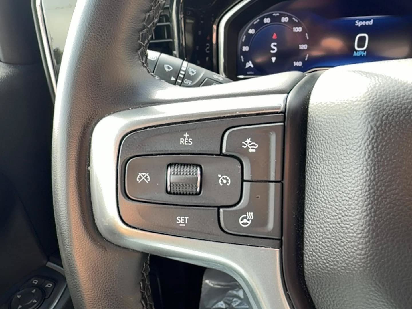 Used 2024 Chevrolet Silverado 1500 LT AWD/4WD image 14