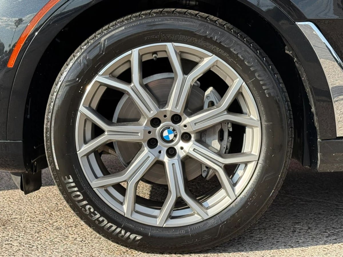Used 2020 BMW X7 xDrive40i w/ Cold Weather Package AWD/4WD image 28