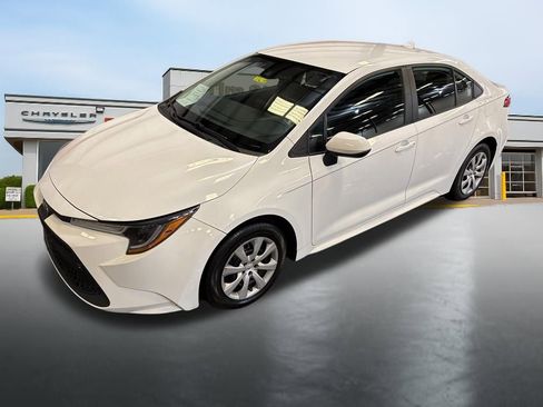 Used 2022 Toyota Corolla LE image 9