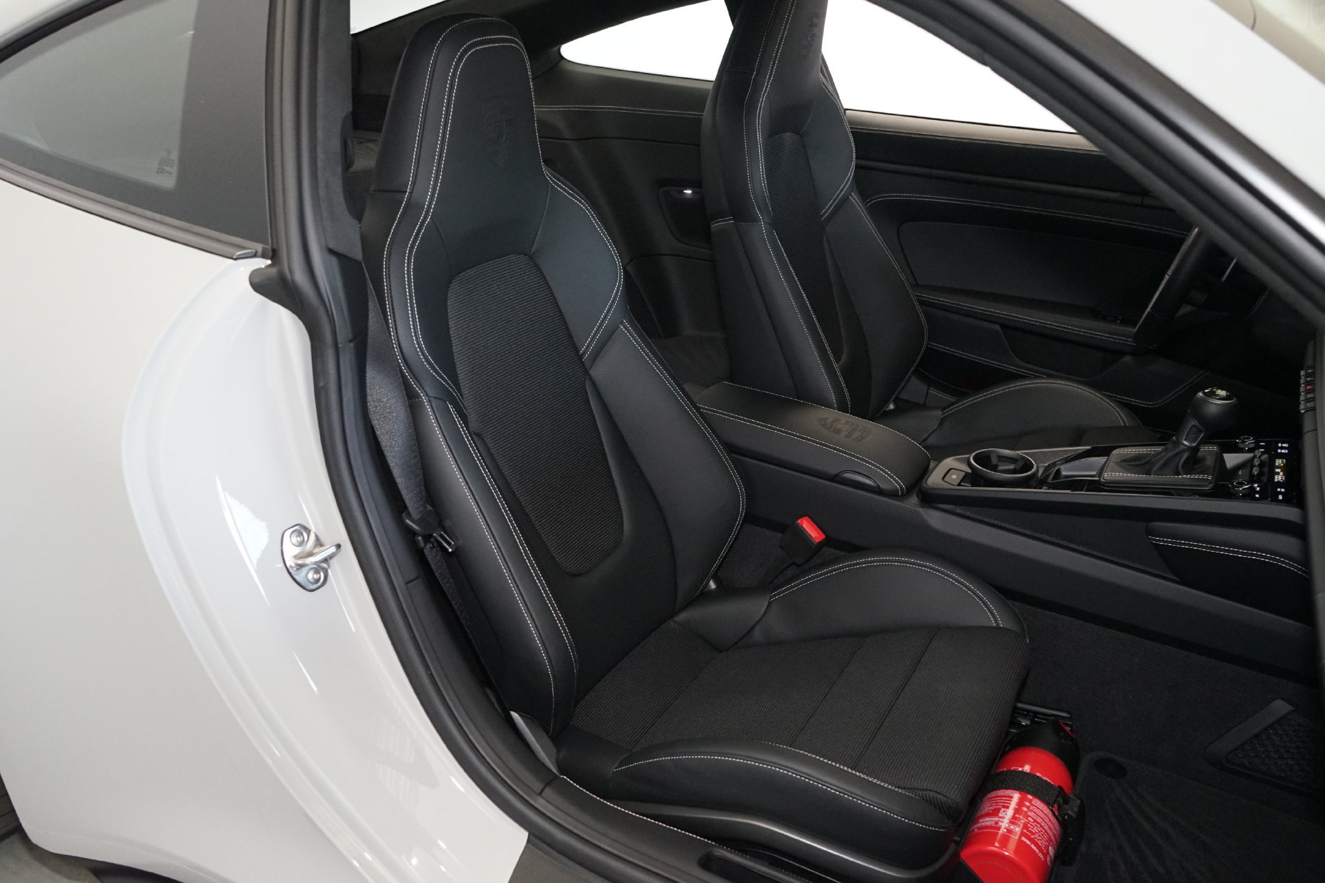 Used 2024 Porsche 911 GT3 RWD image 5