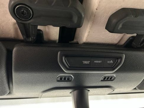 Used 2023 Jeep Wrangler Unlimited AWD/4WD image 12